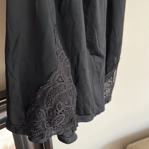 Black Lace Slip - Picture 3 of 7
